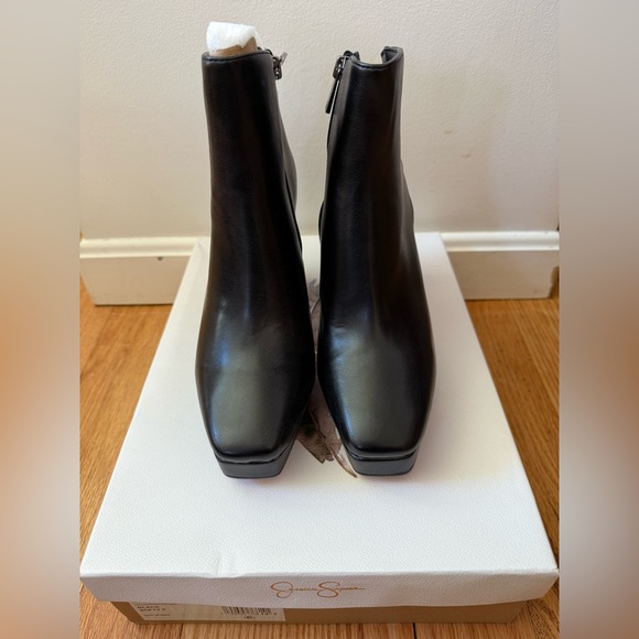 Women’s Black Chunky Boot - Picture 3 of 3